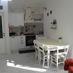 Tana Bianca Triest